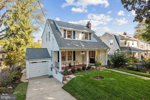 a view of outdoor space yard and patio