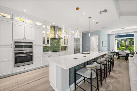 $2,500,000 | 1963 Bethany Place, Naples, FL 34109