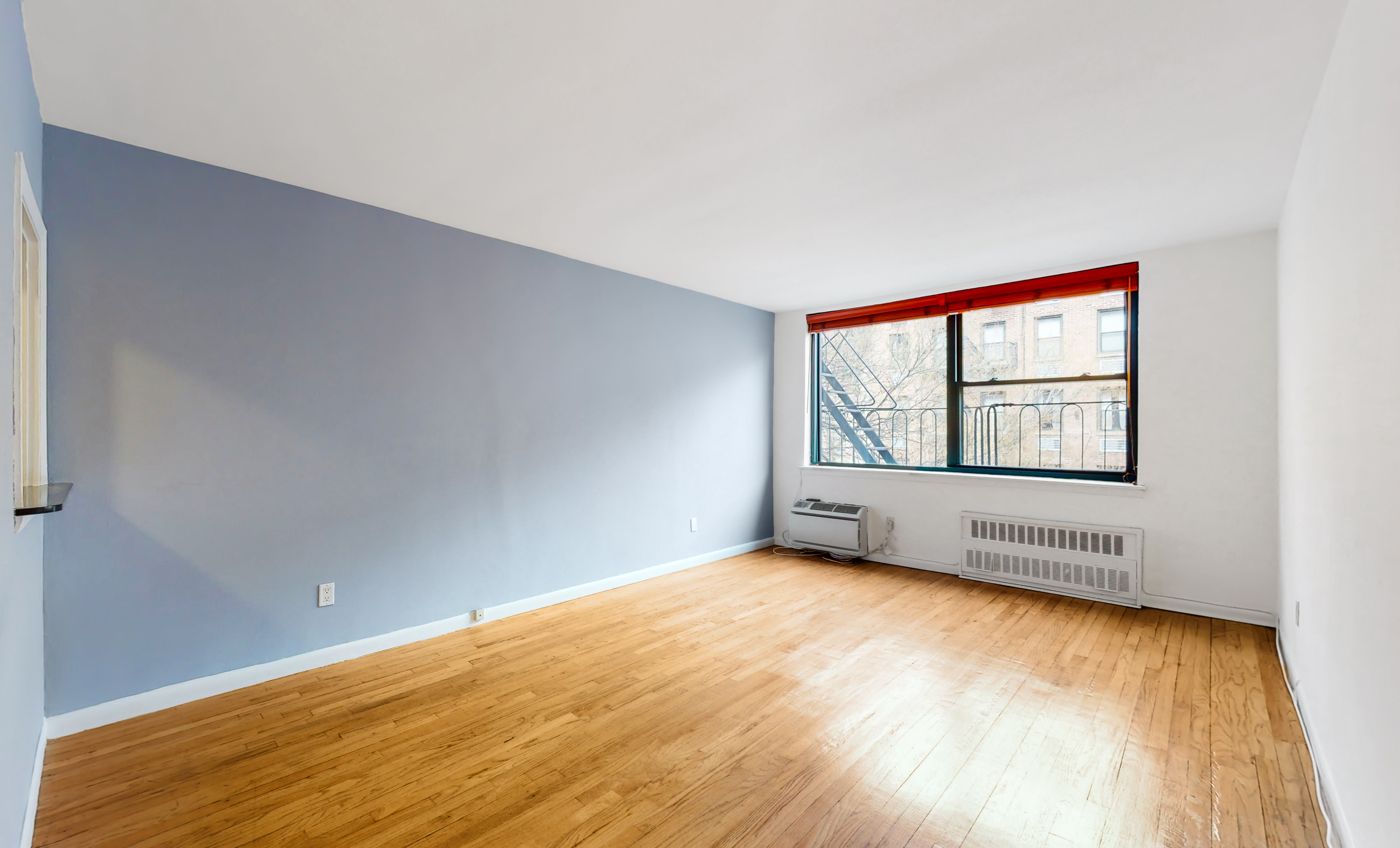 212 East 77th Street, Unit 4E Manhattan, NY 10075 - Photo 2 of 10