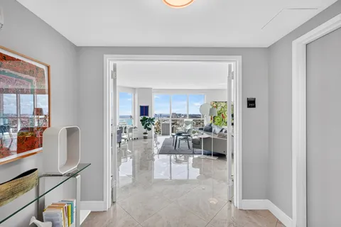 $1,795,000 | 101 S Fort, Unit 2407, Fort Lauderdale, FL 33316