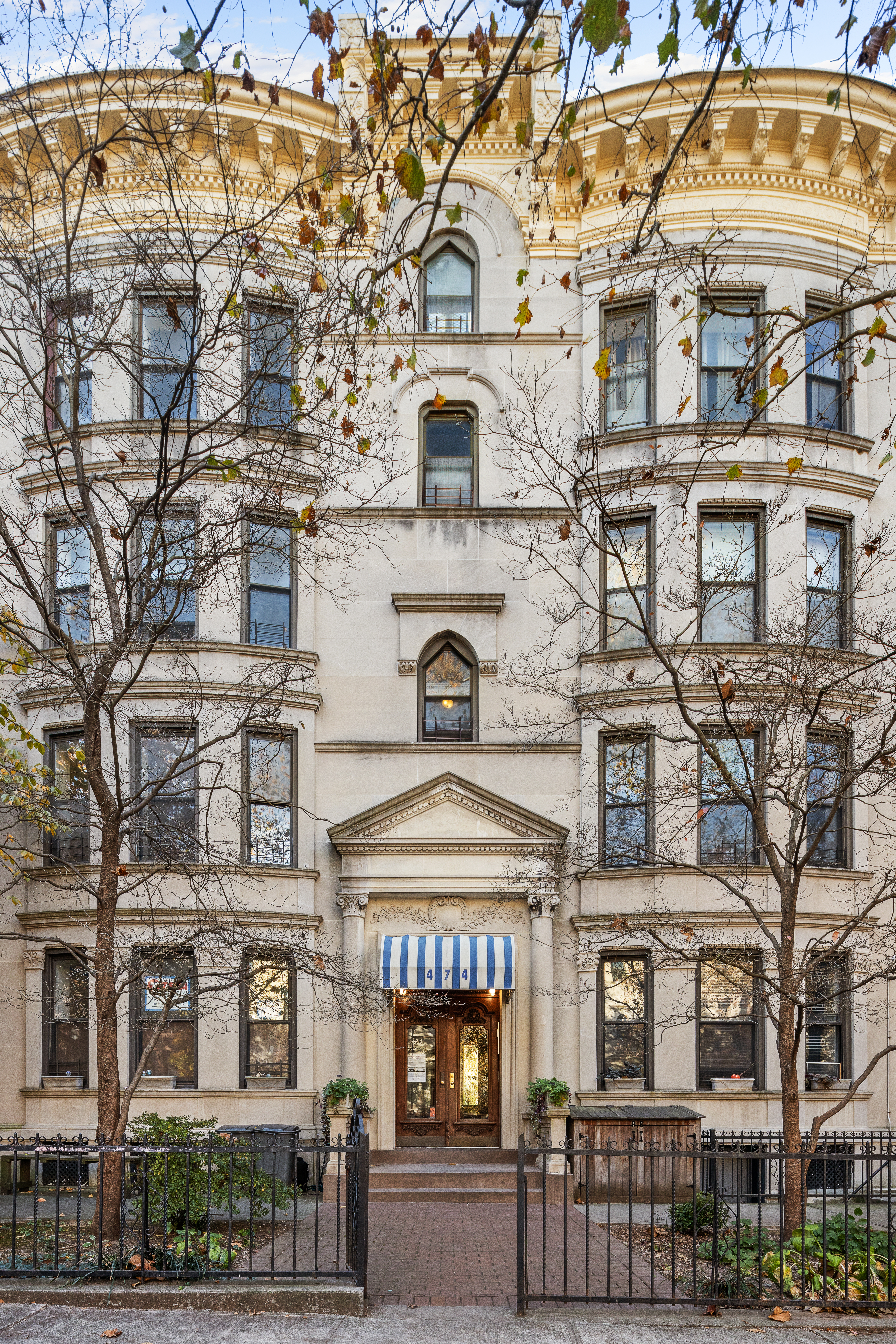 474 3rd Street, Unit 2L Brooklyn, NY 11215 - Photo 9 of 11 a front view of a building with a lot of windows