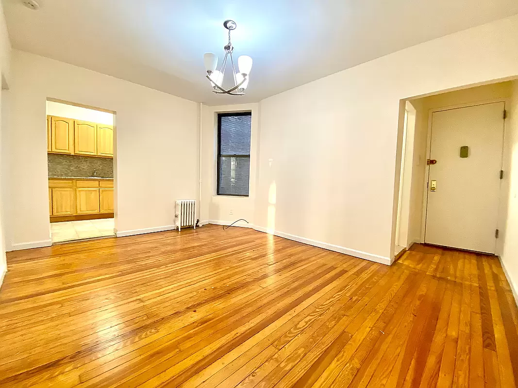 39-25 29th Street, Unit 2B Queens, NY 11101 - Photo 3 of 7