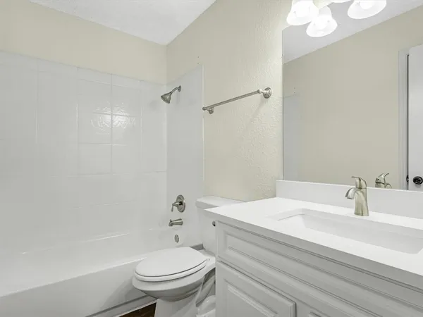 $279,000 | 825 Bristol Avenue, Saginaw, TX 76179
