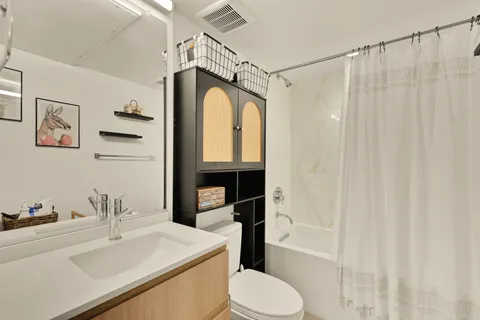 $575,000 | 4013 Davis Place Northwest, Unit Undisclosed, Washington, DC 20007