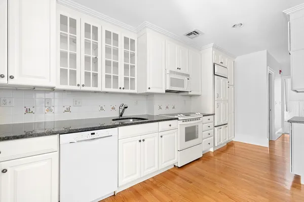 $4,650 | 403 Marlborough Street, Unit 4, Boston, MA 02115