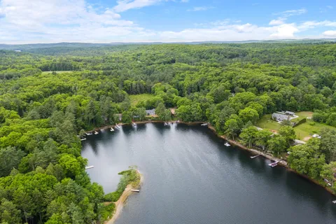 Contact Agent | 84 South Shore Drive, Sturbridge, MA 01566