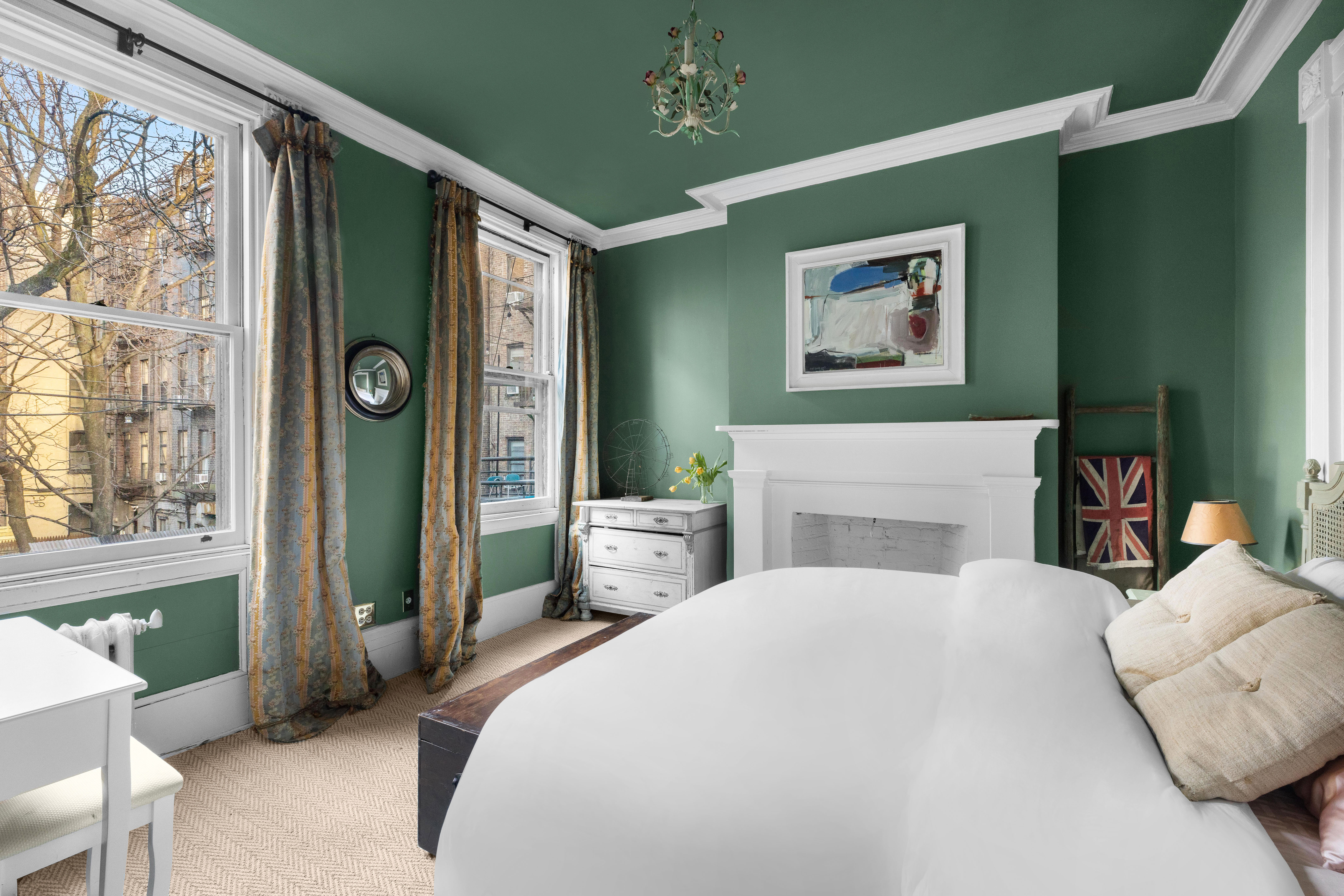 38 Bedford Street Manhattan, NY 10014 - Photo 12 of 14