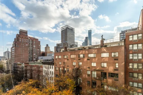 $850,000 | 315 East 65th Street, Unit 8F | Lenox Hill