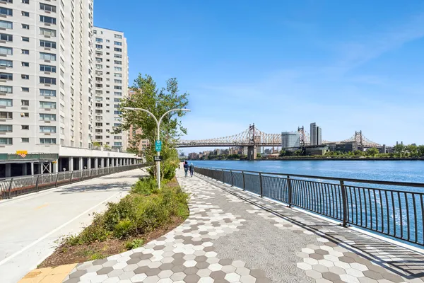 $540,000 | 321 East 54th Street, Unit 6A | Sutton Place