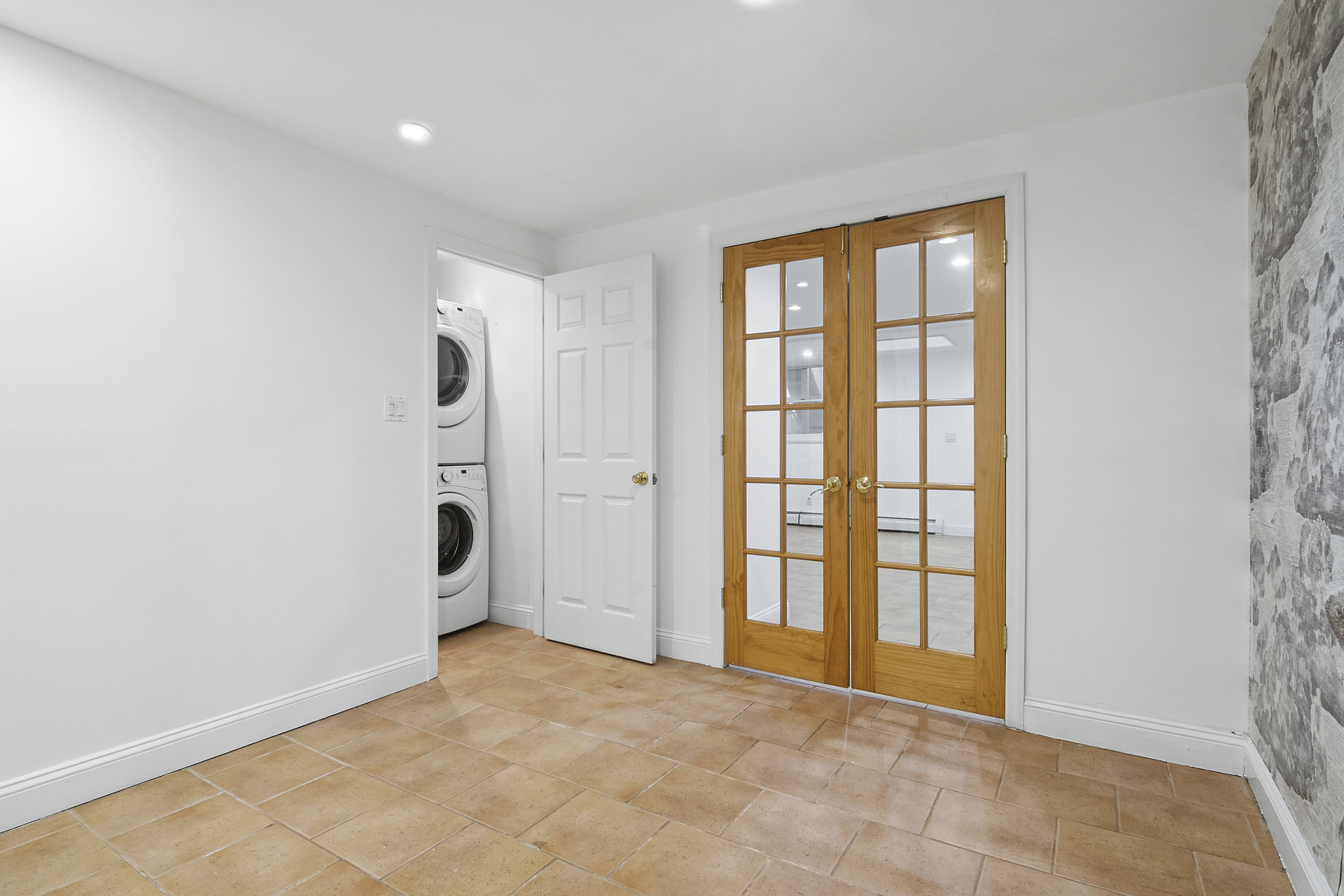 594 6th Avenue, Unit 1 Brooklyn, NY 11215 - Photo 9 of 13 an empty room with windows