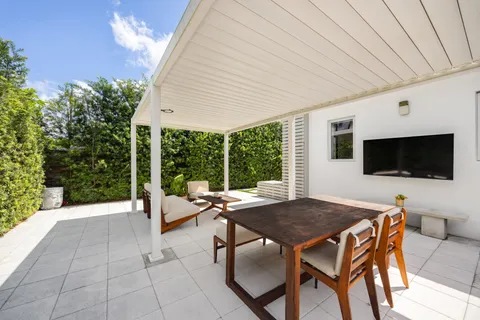 $1,295,000 | 6055 Southwest 38th Street, Miami, FL 33155