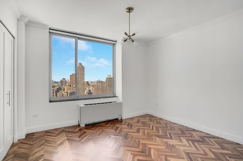 $1,995,000 | 360 East 88th Street, Unit 33B | Upper East Side