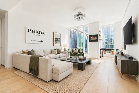 $1,950,000 | 1 West End Avenue, Unit 14E | Upper West Side