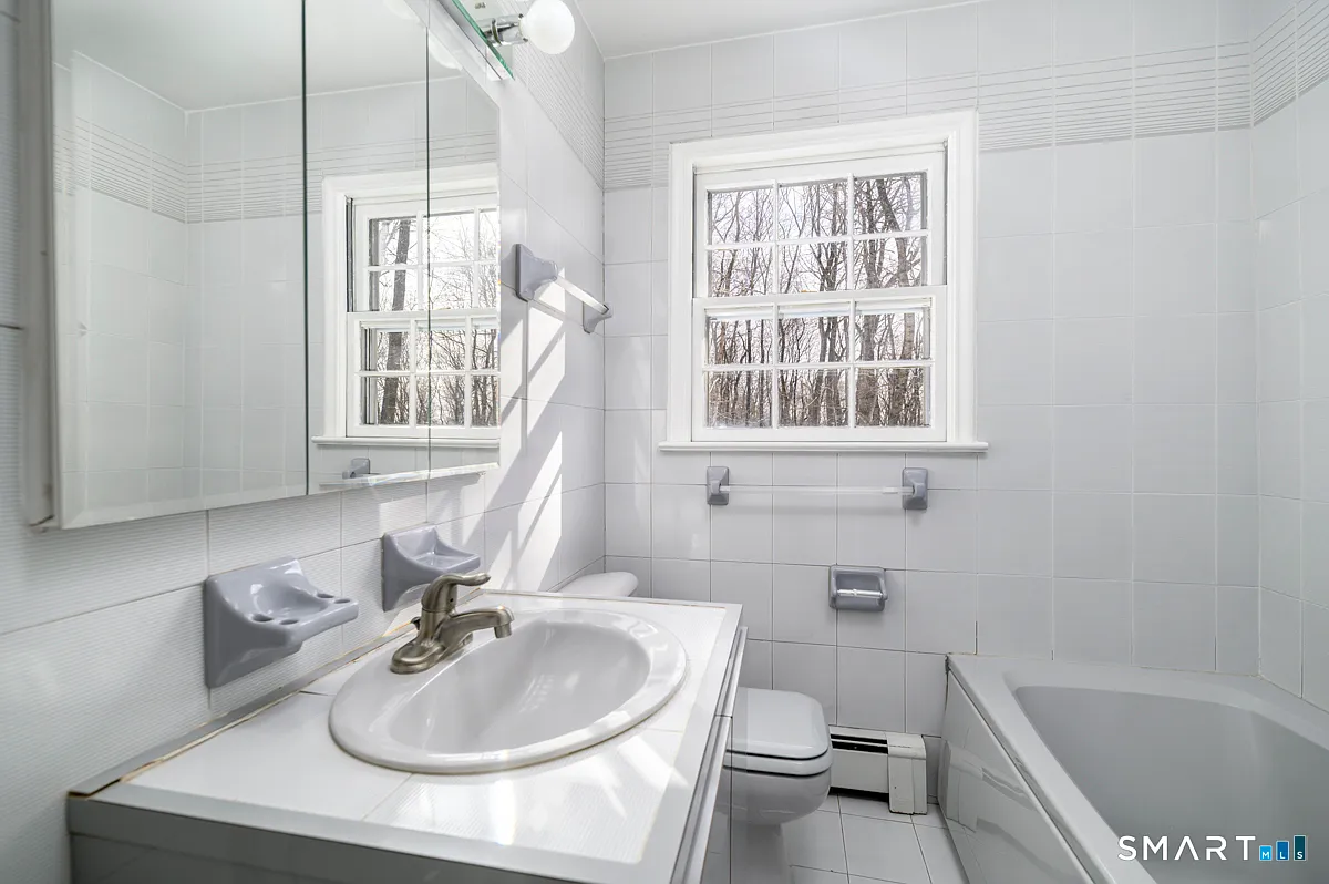 1238 Westover Road Stamford, CT 06902 - Photo 18 of 27