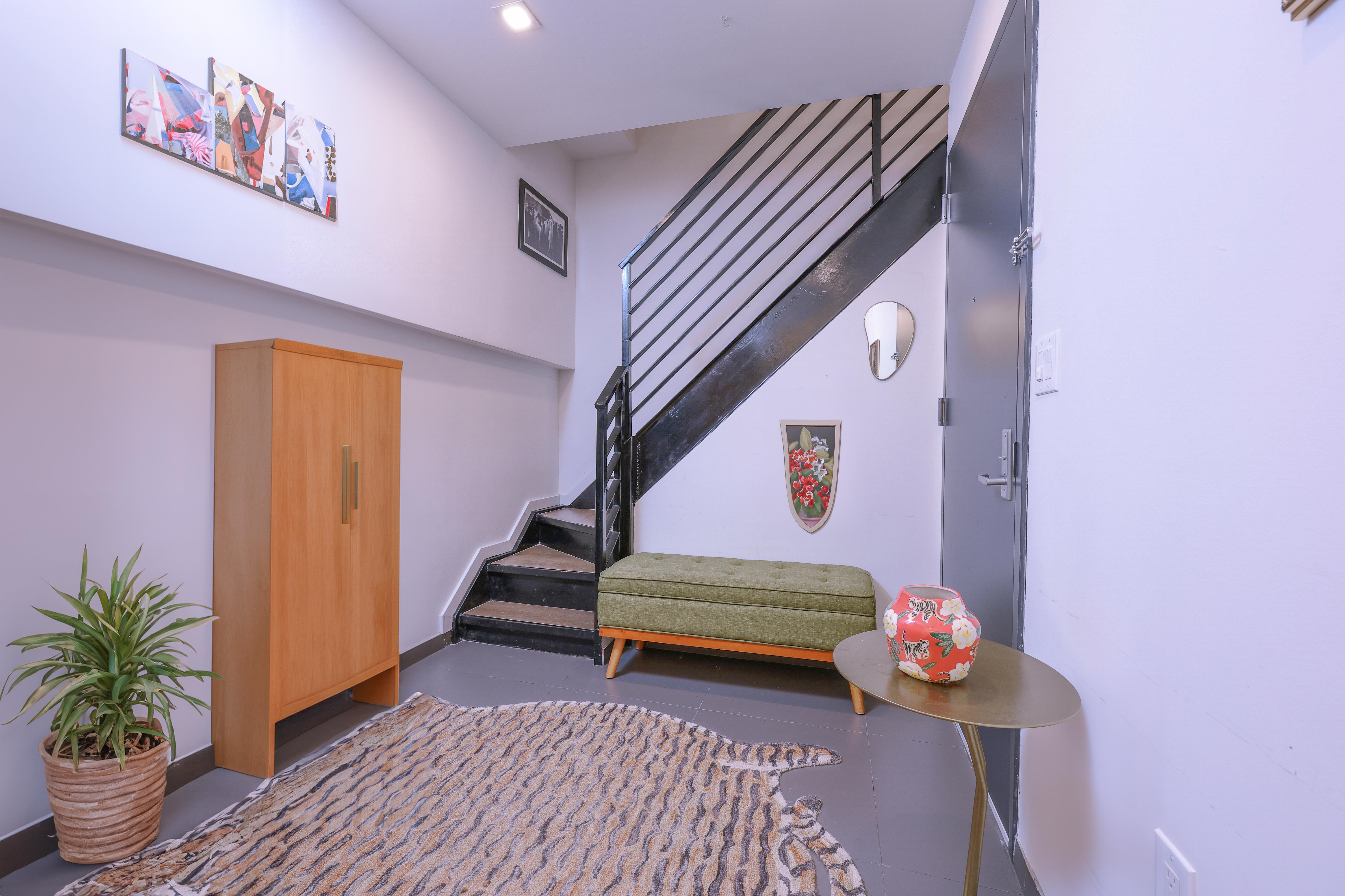 548 Lafayette Avenue, Unit 1A Brooklyn, NY 11205 - Photo 7 of 12 a view of entryway and hall