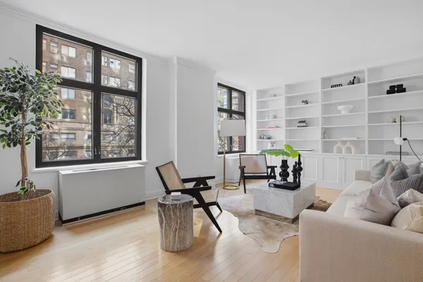$2,250,000 | 188 East 70th Street, Unit 3A | Lenox Hill