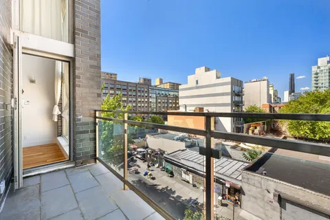 $4,000 | 105 Grand Avenue, Unit 4E | Clinton Hill