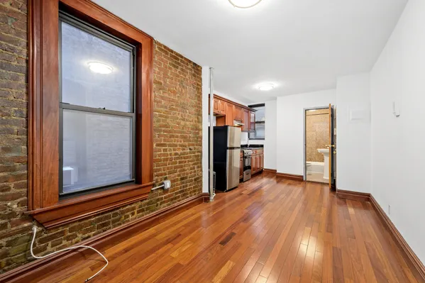 $3,100 | 144 West 109th Street, Unit 1E | Upper West Side