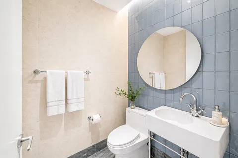 $4,950,000 | 300 East 55th Street, Unit PHC | Sutton Place