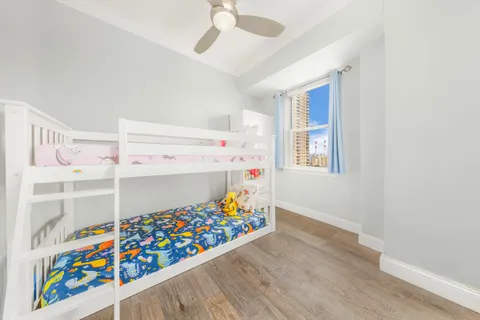 $995,000 | 440 East 62nd Street, Unit 20E | Lenox Hill