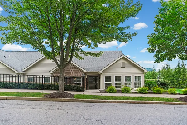 $484,000 | 1102 Wealdstone Road, Cranberry Township, PA 16066