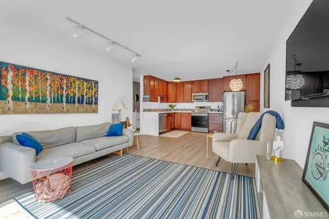 $299,000 | 199 Montecito Avenue, Unit 206, Oakland, CA 94610