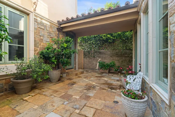 $5,195,000 | 919 South Gretna Green Way, Los Angeles, CA 90049