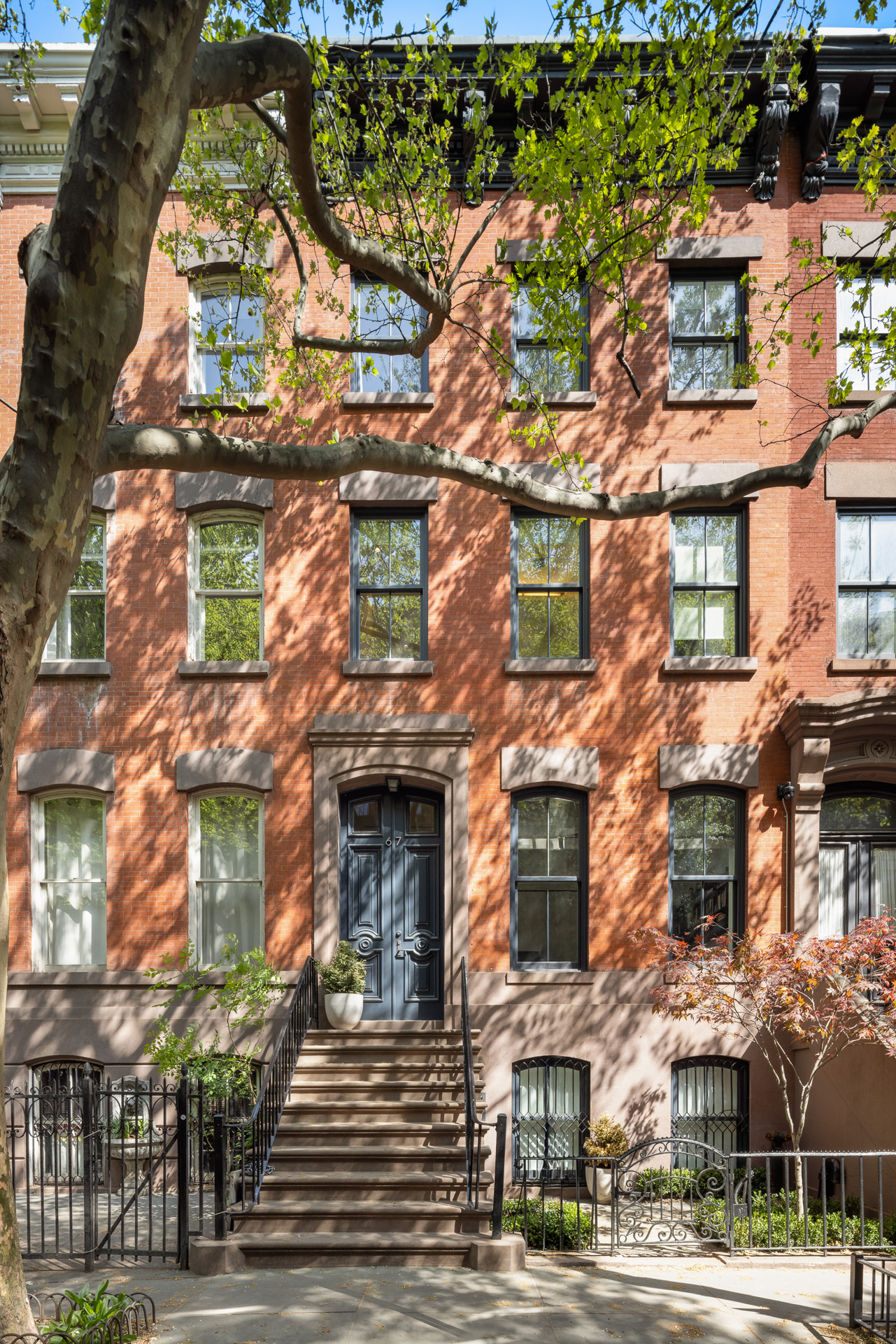 67 Charles Street Manhattan, NY 10014 - Photo 1 of 15 Gallery Image 1