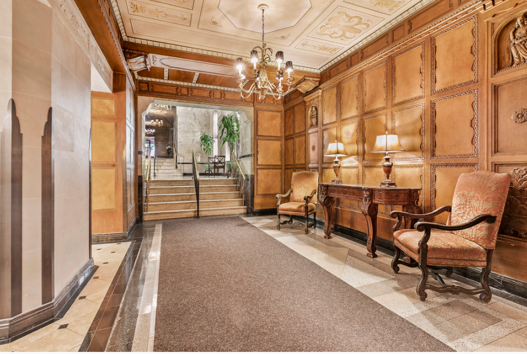 7 Park Avenue, Unit 2H Manhattan, NY 10016 - Photo 8 of 11 a view of a room with gym equipment