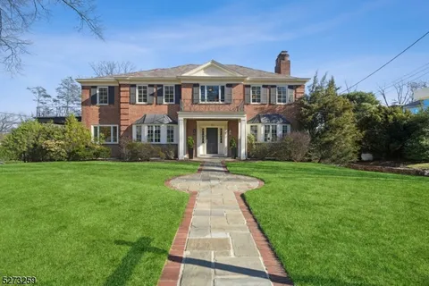 $1,695,000 | 116-118 Wyoming Avenue, Maplewood, NJ 07040