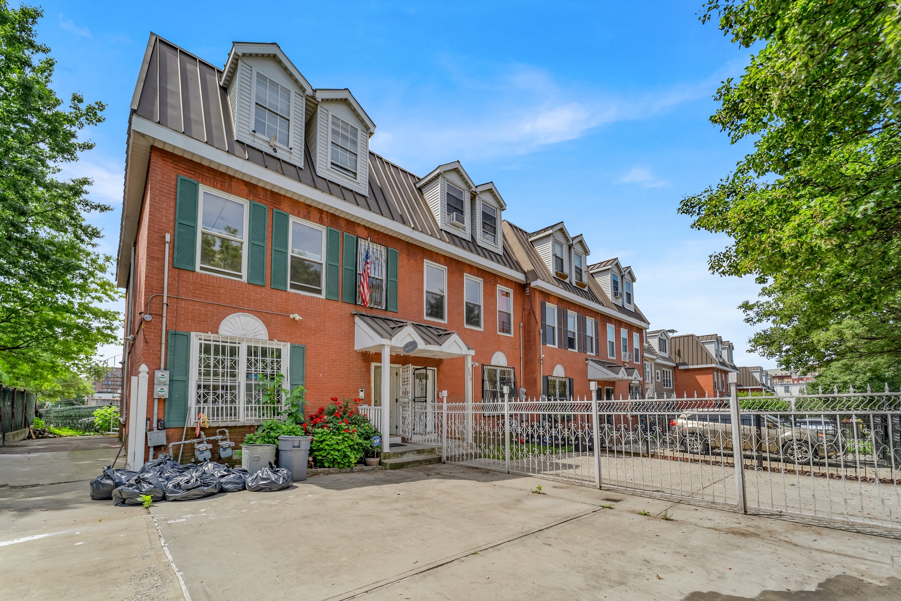 596 Beck Street Bronx, NY 10455 - Photo 1 of 3