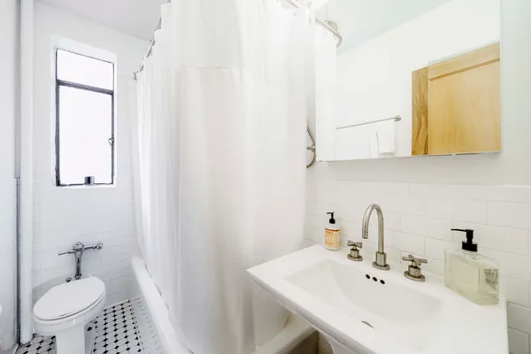 $1,400,000 | 255 West 23rd Street, Unit 4HW | Chelsea