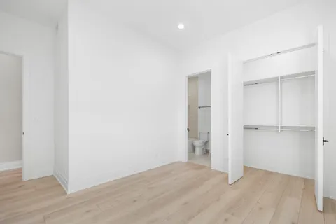 $8,000 | 1327 West Taylor Street, Unit 4, Chicago, IL 60607