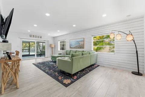 $714,999 | 2701 67th Way North, St. Petersburg, FL 33710