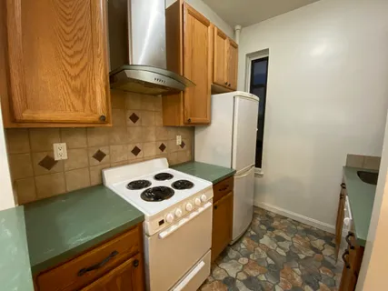 $3,500 | 350 West 56th Street, Unit 3C | Hell's Kitchen