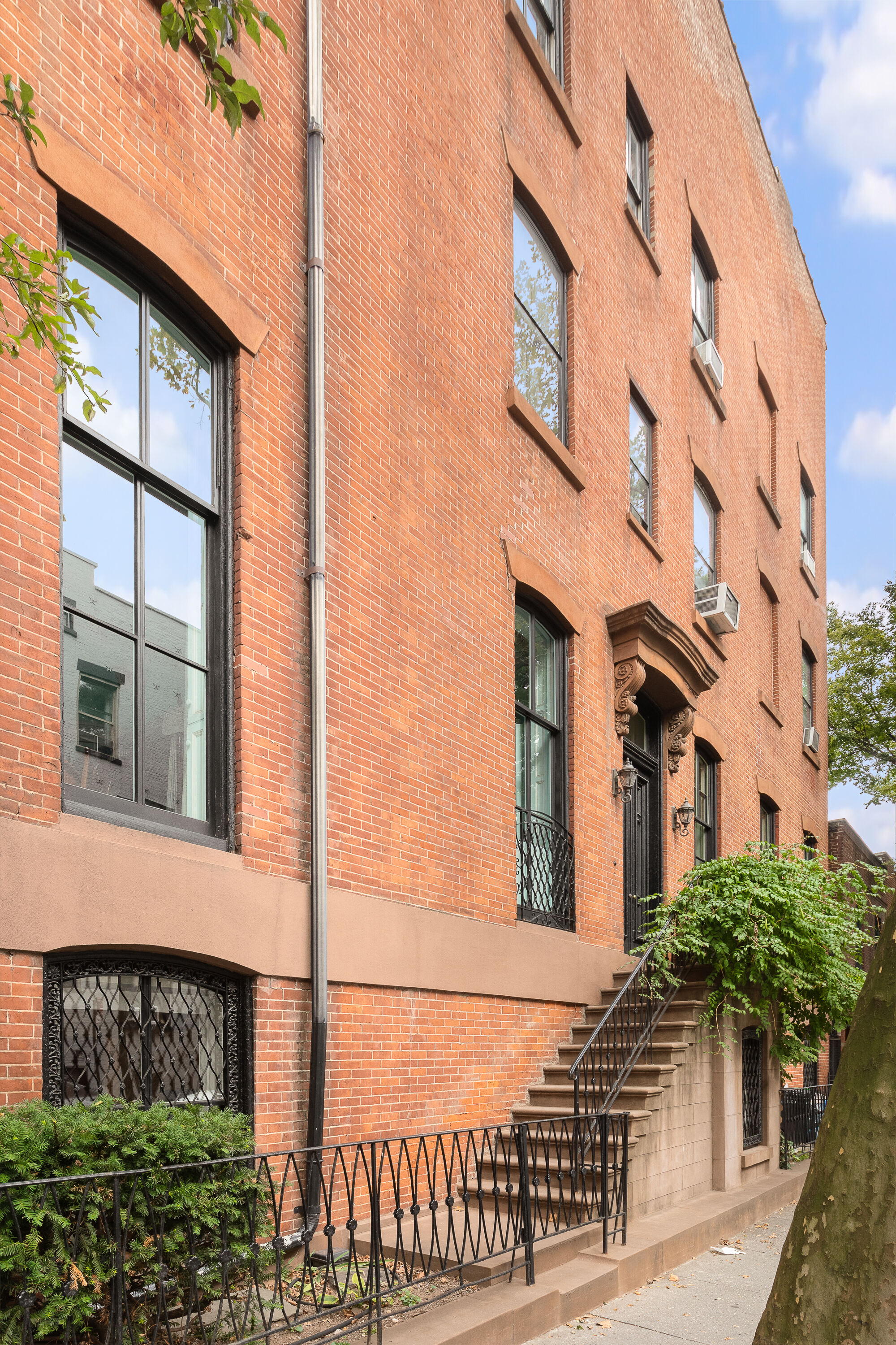 199 Clinton Street, Unit 2 Brooklyn, NY 11201 - Photo 2 of 17 front view of a building