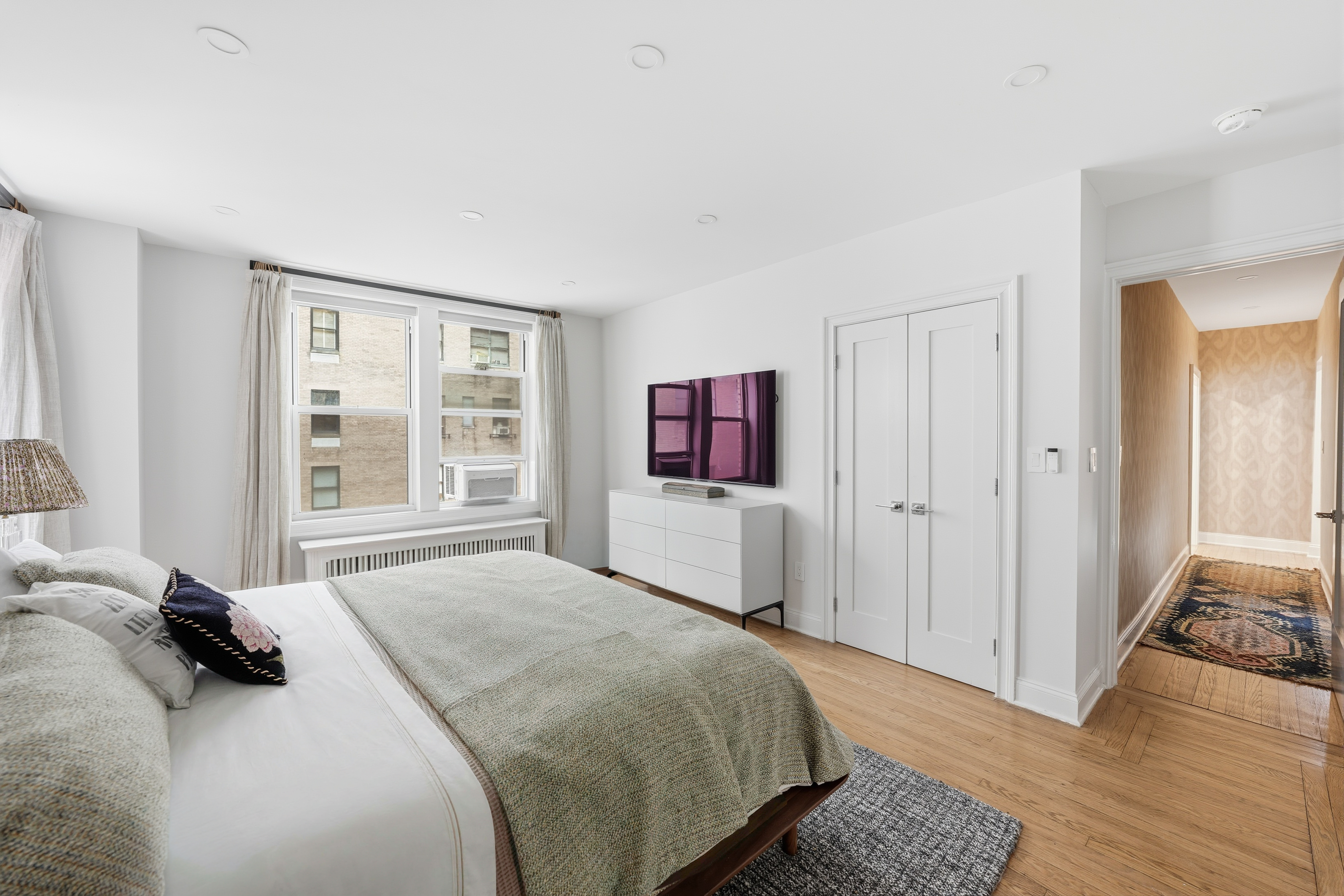 50 East 72nd Street, Unit 10B Manhattan, NY 10021 - Photo 14 of 32