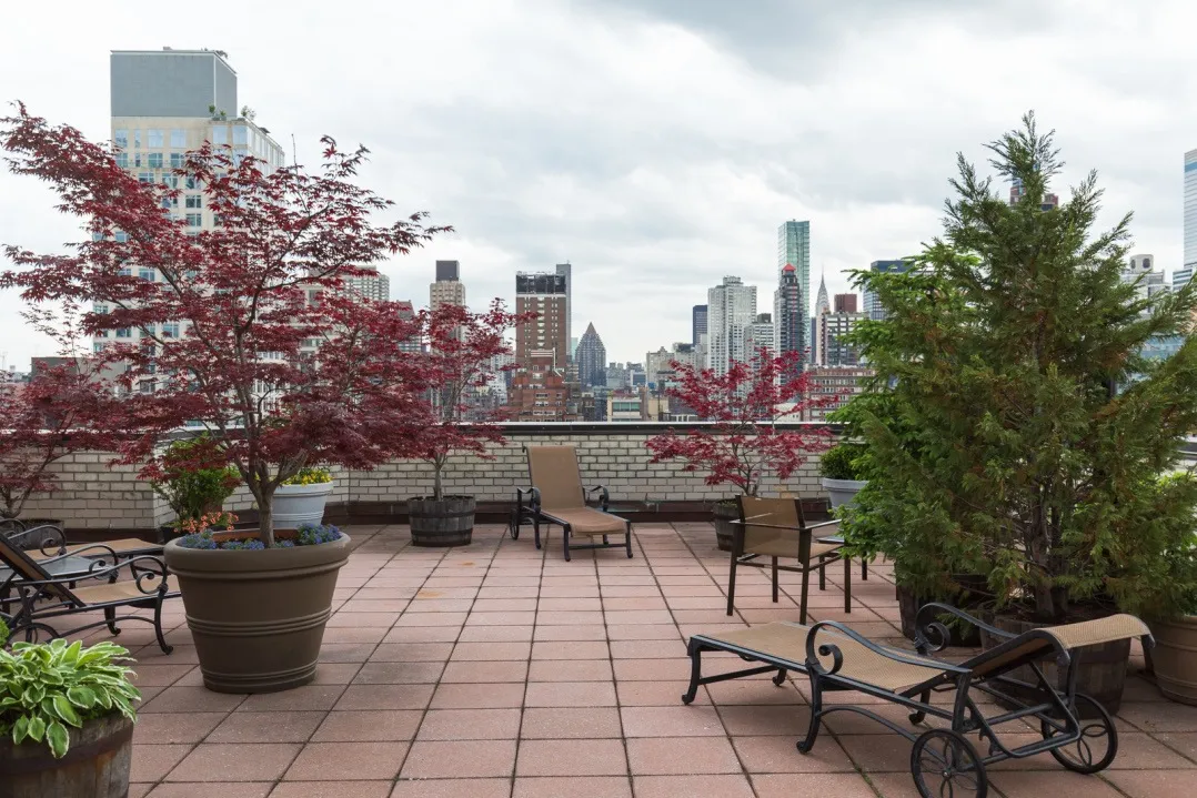 $660,000 | 345 East 69th Street, Unit 2E | Lenox Hill