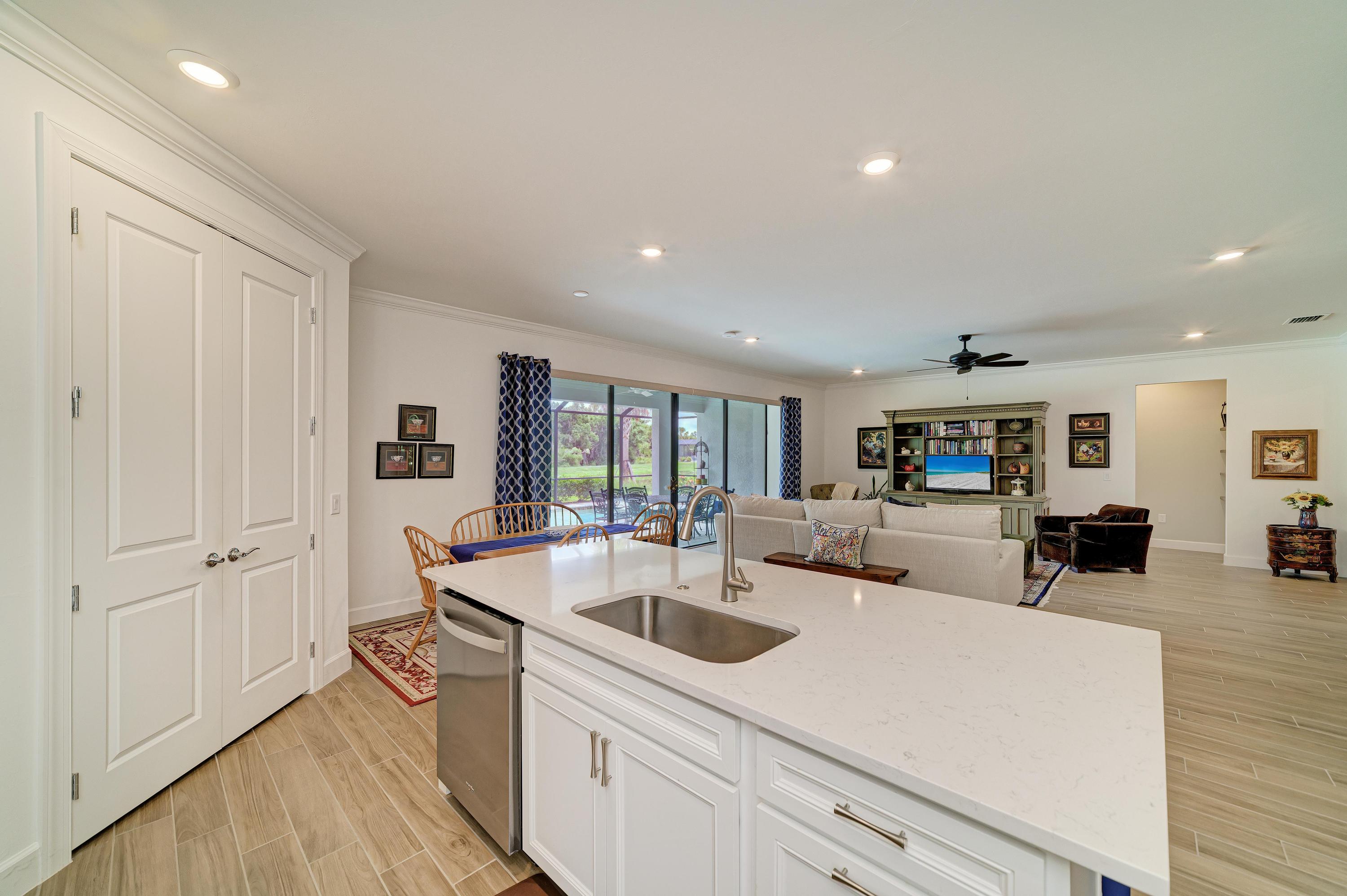 16341 Hidden Oak Loop Lakewood Ranch, FL 34211 - Photo 5 of 28