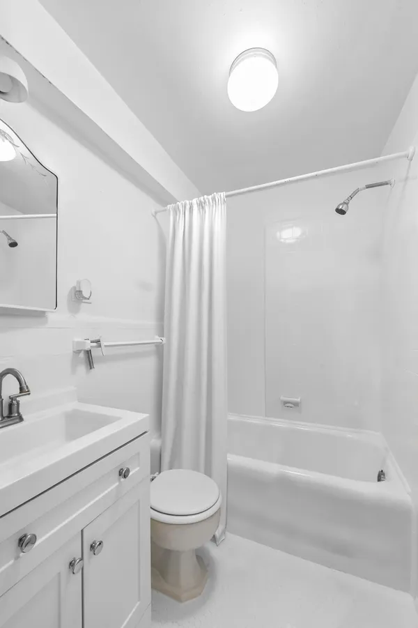 $799,000 | 200 East 16th Street, Unit 2A | Gramercy