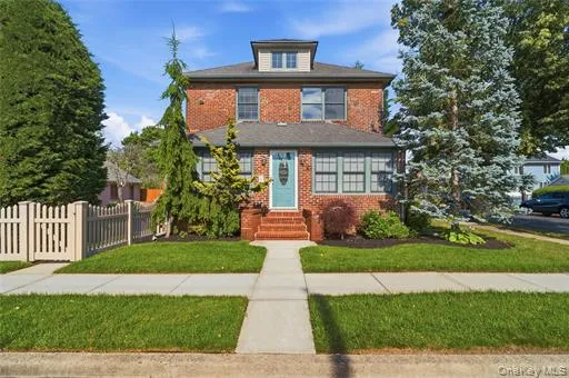$849,000 | 2063 Walnut Street, Baldwin, NY 11510