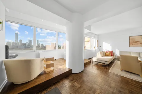 $4,650,000 | 860 5th Avenue, Unit 18A | Lenox Hill