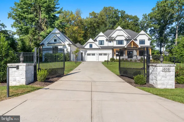 Contact Agent | 608 Walker Road, Great Falls, VA 22066