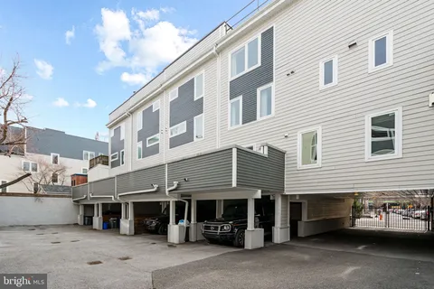 $775,000 | 418 Wallace Street, Philadelphia, PA 19123