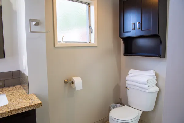 $4,200 | 8 Glenwood Drive, Napa, CA 94559