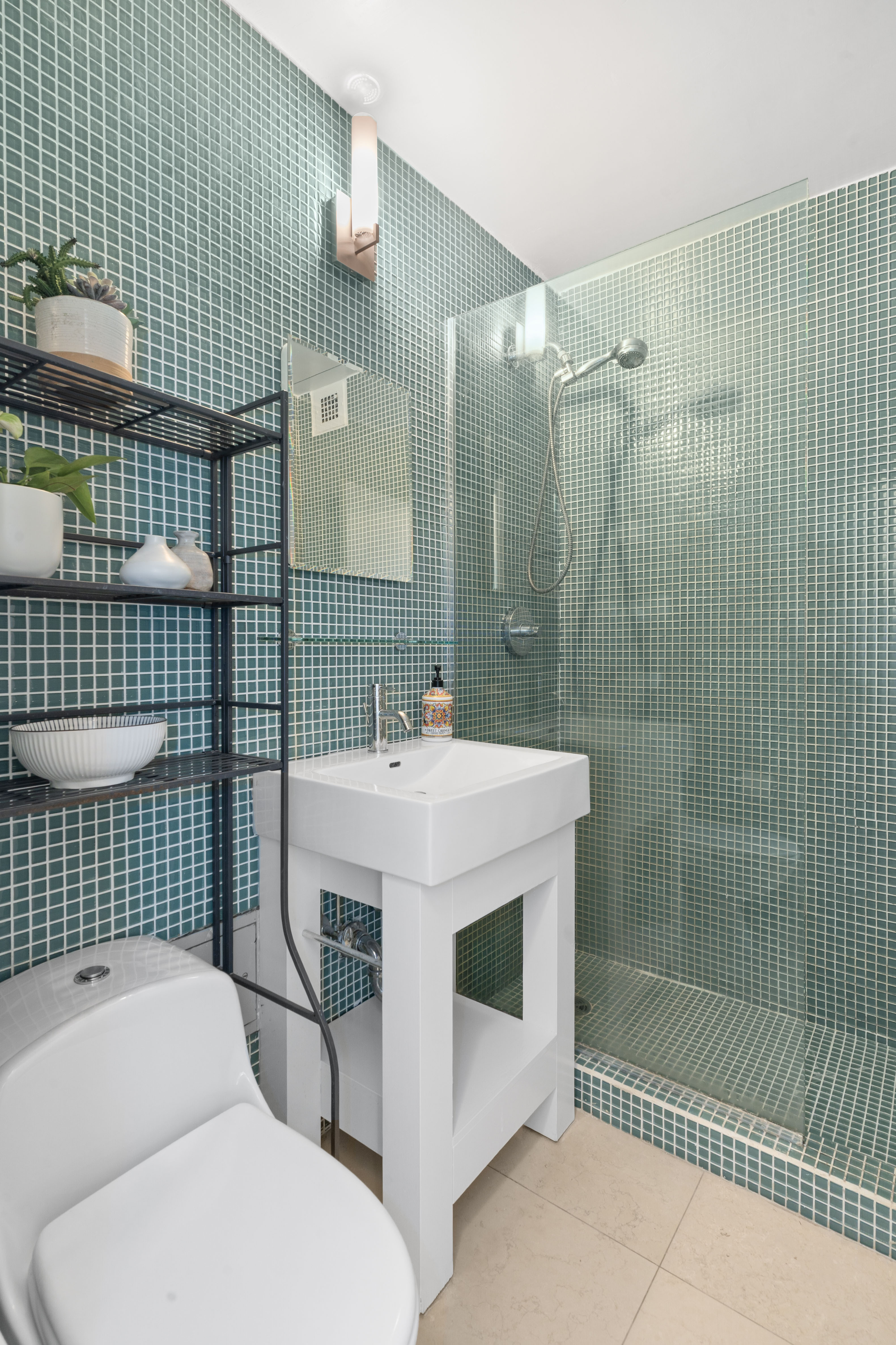 101 West 12th Street, Unit 15A Manhattan, NY 10011 - Photo 5 of 6