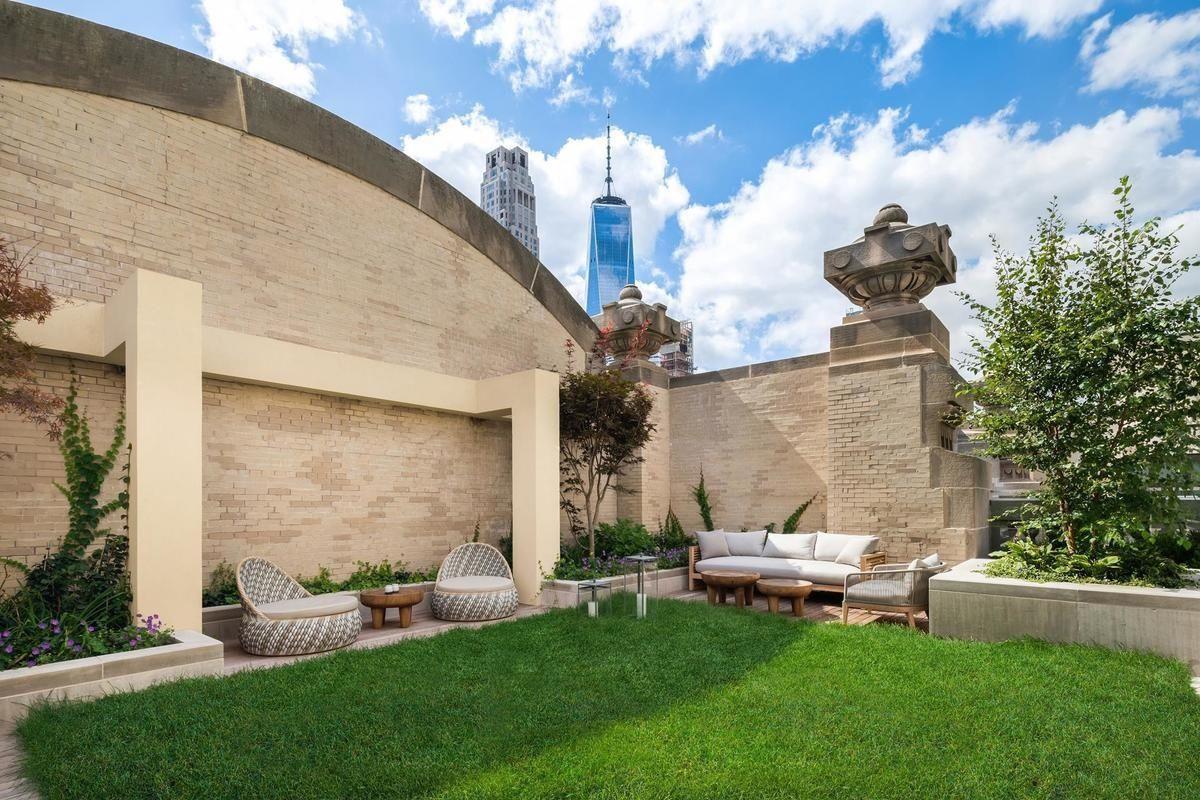 49 Chambers Street, Unit 11D Manhattan, NY 10007 - Photo 24 of 30 a garden view with a seating space