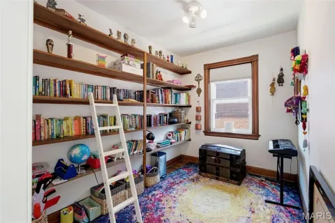 $1,200,000 | 4917 Pershing Place, St. Louis, MO 63108