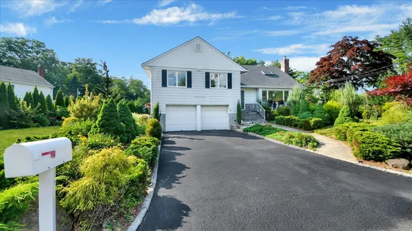 $8,000 | 118 Van Etten Boulevard, New Rochelle, NY 10804