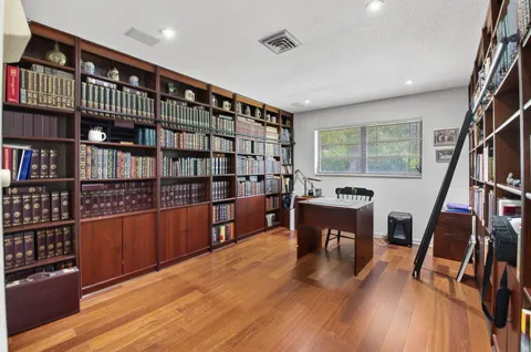 $2,000,000 | 2101 Northwest 25th Street, Boca Raton, FL 33431